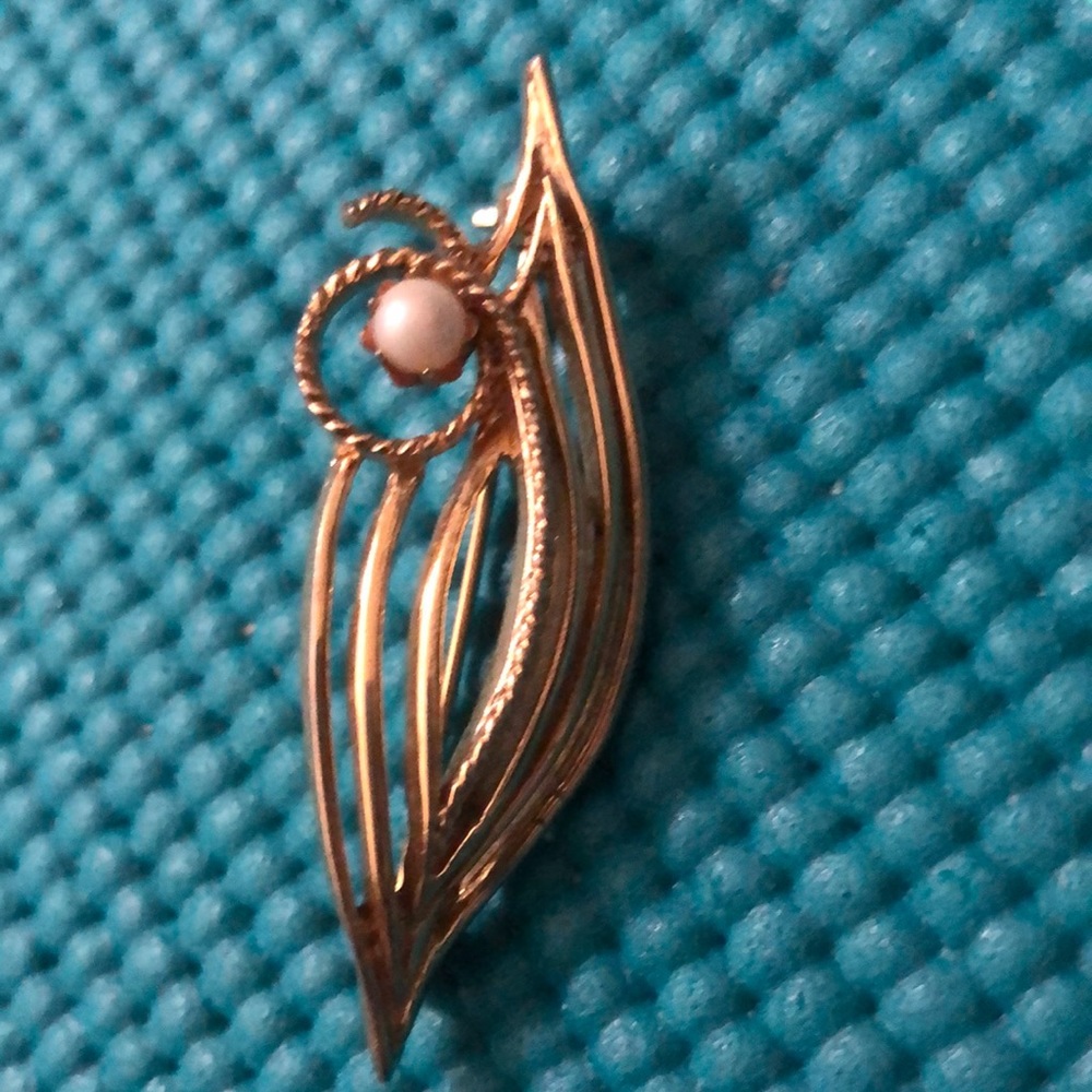 Beautiful Vintage Faux Pearl Pin - Picture 2 of 4